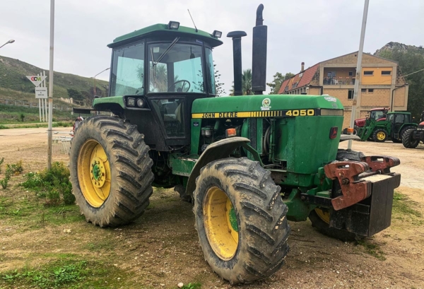 John_Deere_4050_usato_sicilia_01
