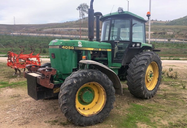 John_Deere_4050_usato_sicilia_02