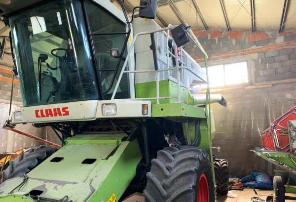 Mietitrebbia_Claas_Medion_usato_sicilia_02